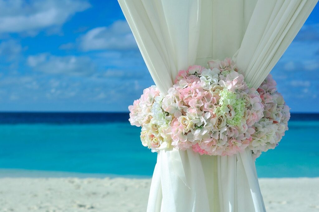 beach, curtains, wedding setup-1854072.jpg
